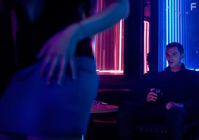 Nicholas Hoult in Убей своих друзей (2015)