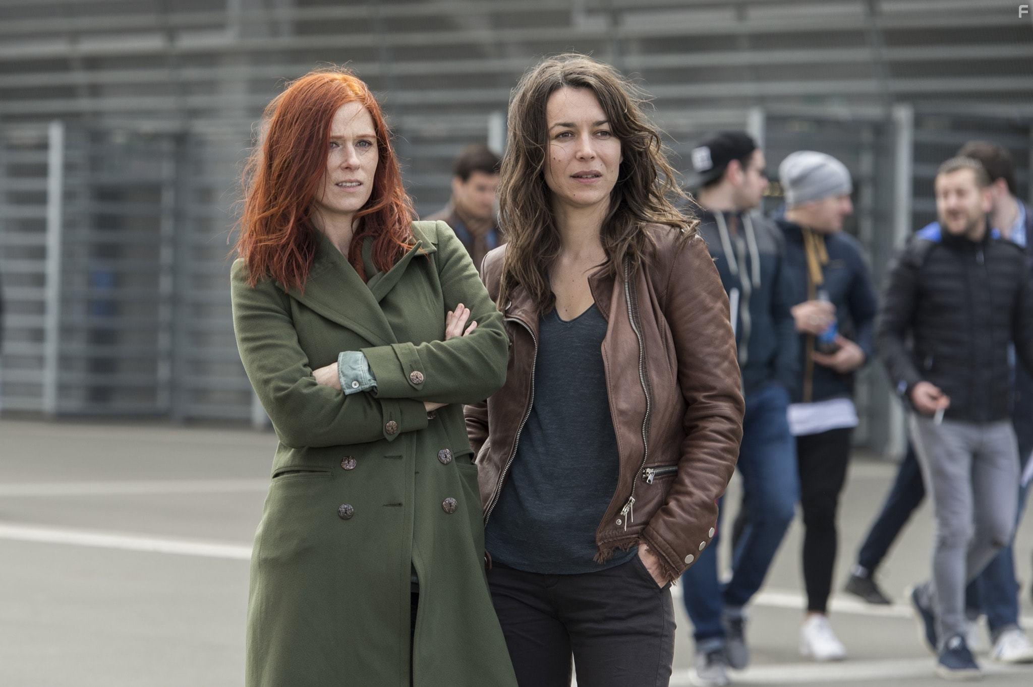 Audrey Fleurot and Marie Dompnier in Les tmoins (2014)