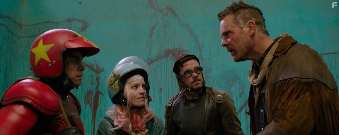 Aaron Jeffery, Laurence Leboeuf, and Munro Chambers in Турбо пацан (2015)