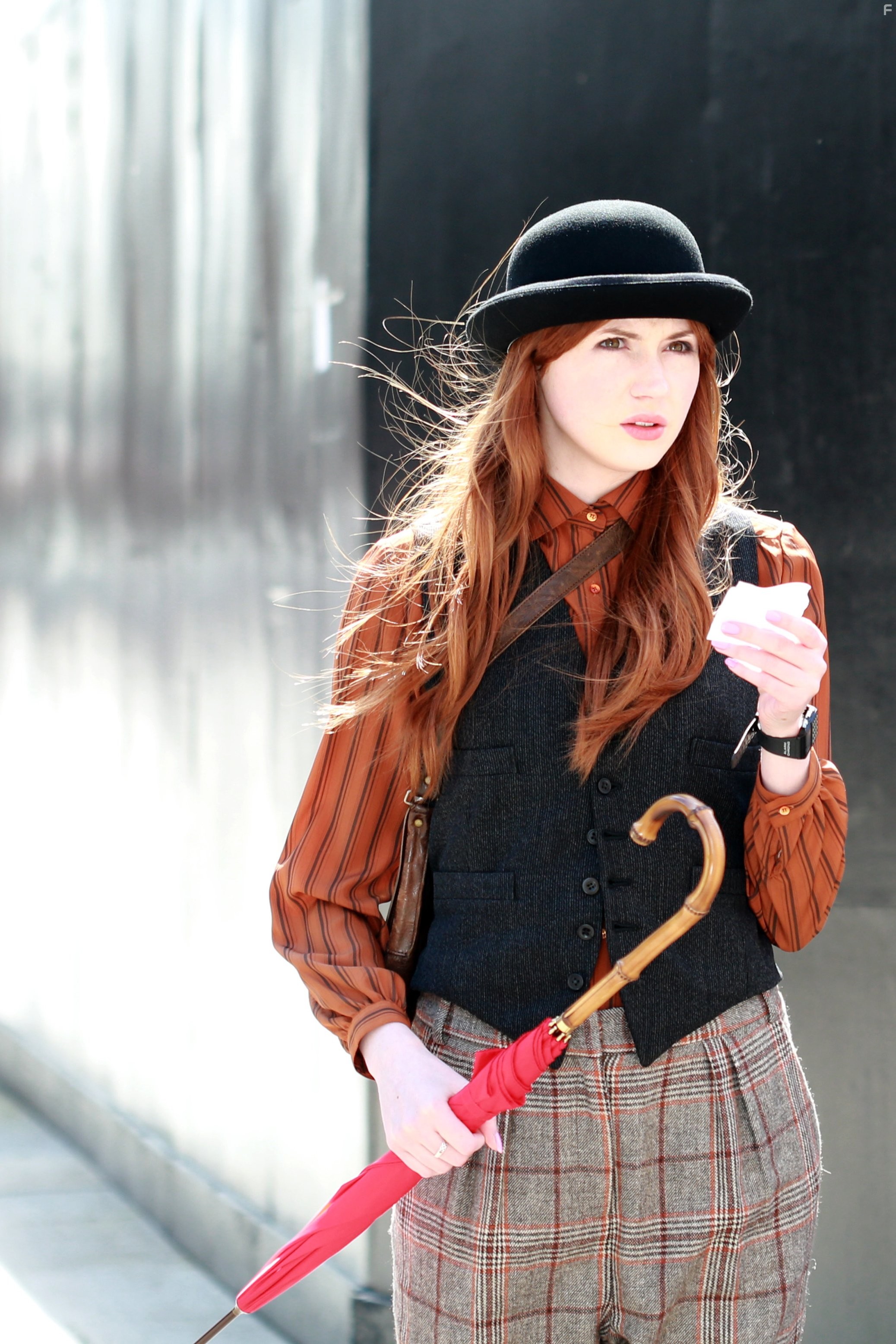 Karen Gillan in Не просто счастливый конец (2013)