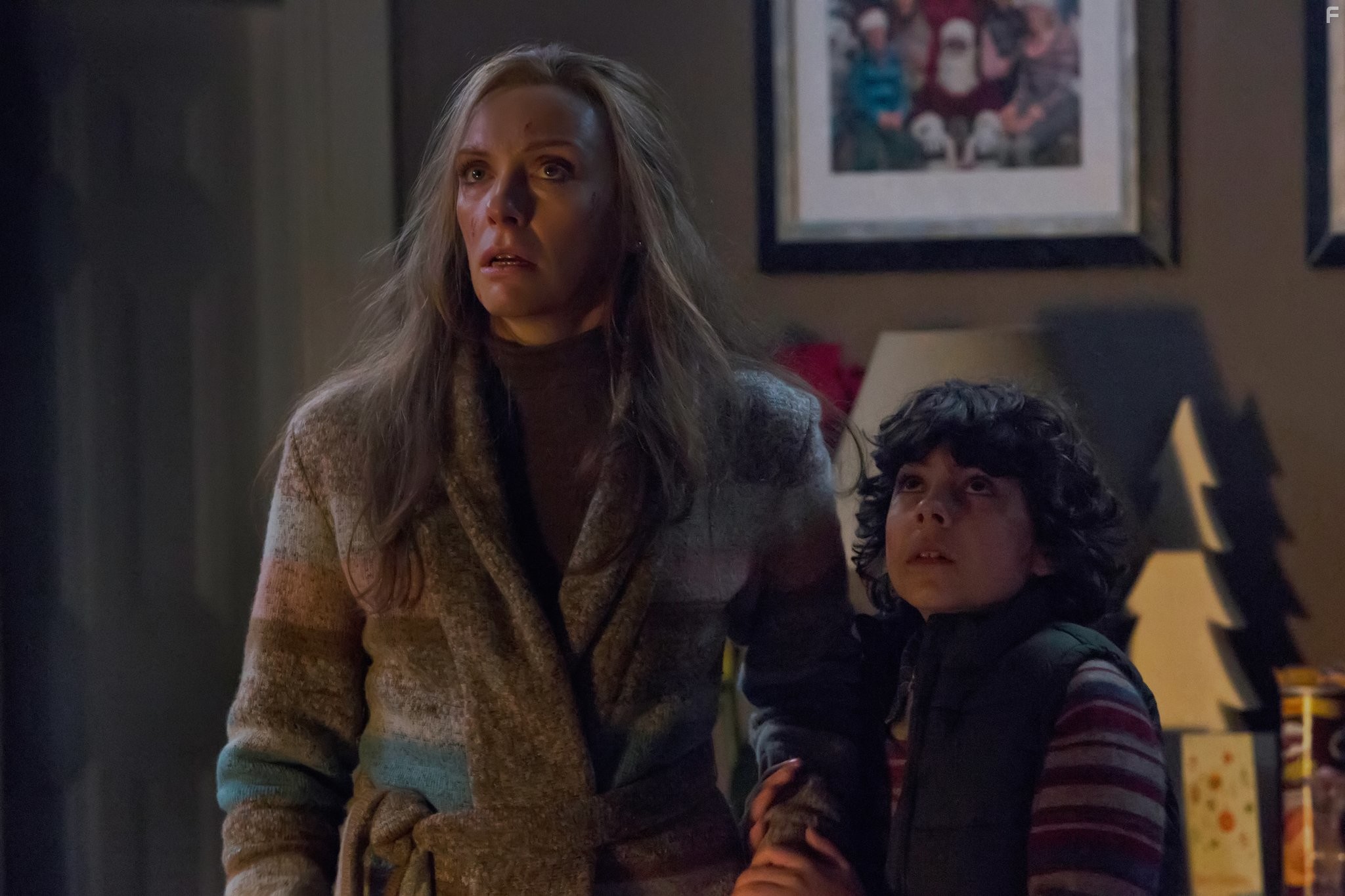 Toni Collette and Emjay Anthony in Крампус (2015)