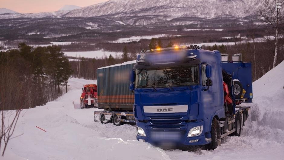 Ice Road Rescue (2015)