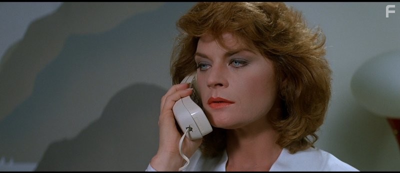 Meg Foster in Чyжие среди нас (1988)