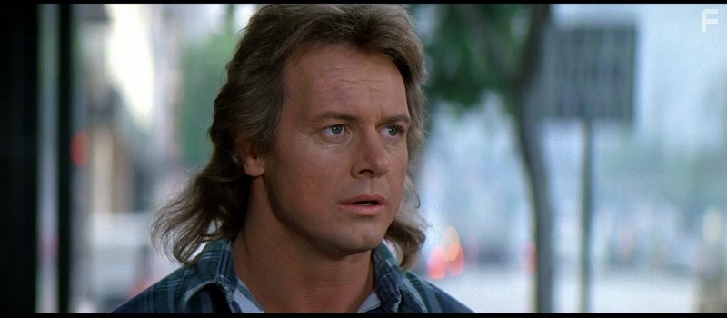Roddy Piper in Чyжие среди нас (1988)