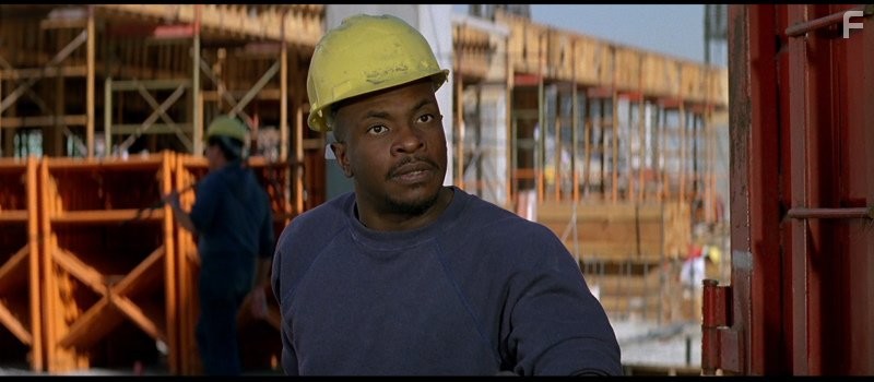 Keith David in Чyжие среди нас (1988)