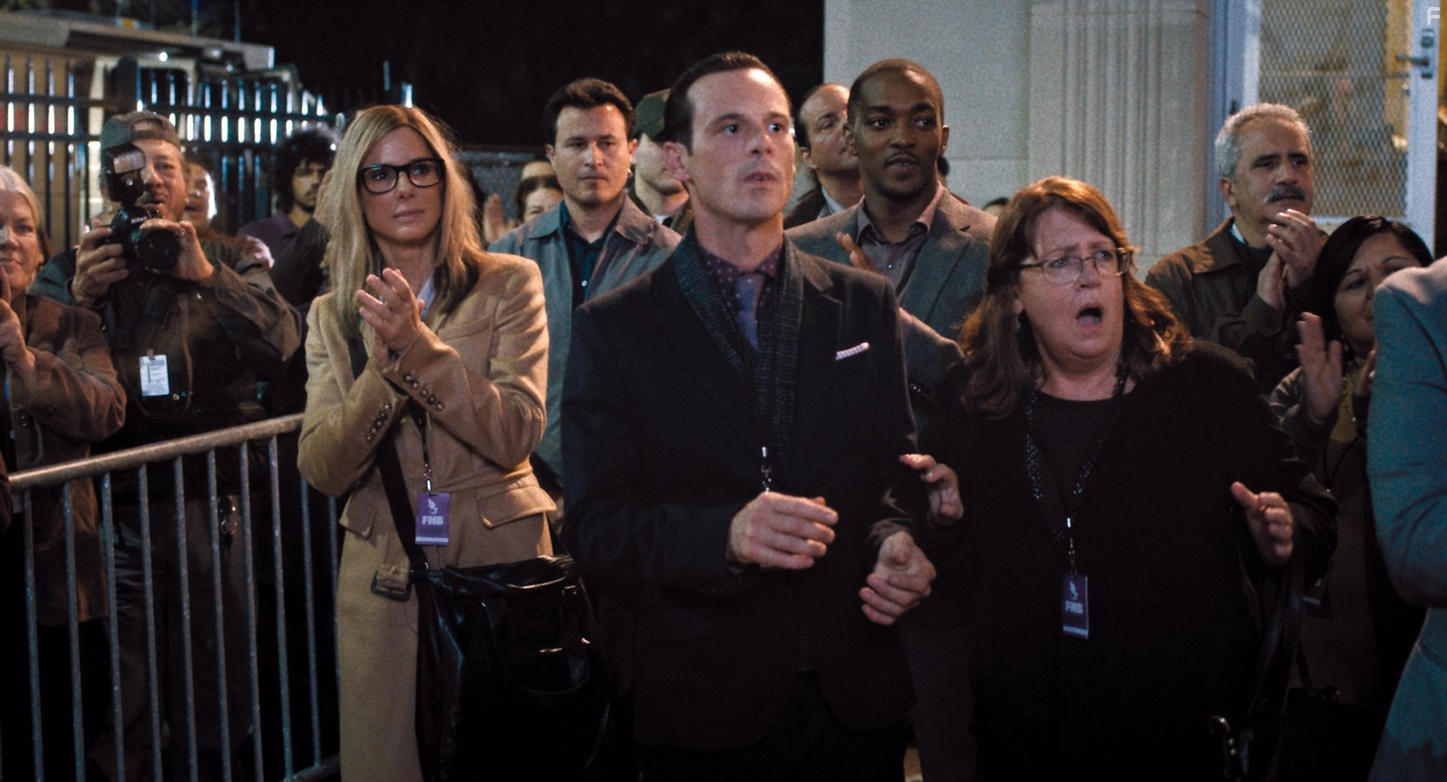 Sandra Bullock, Ann Dowd, Scoot McNairy, and Anthony Mackie in Наш бренд - кризис (2015)