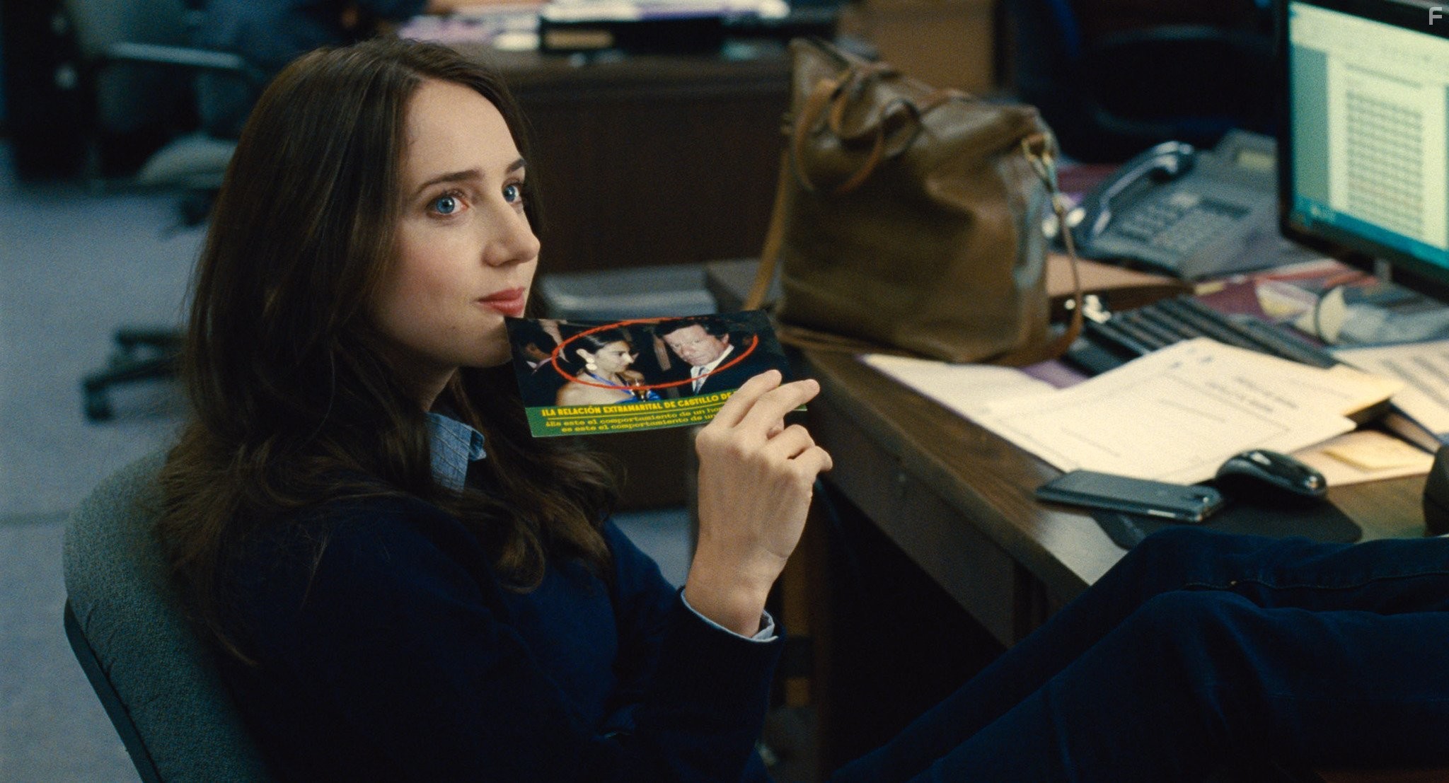 Zoe Kazan in Наш бренд - кризис (2015)
