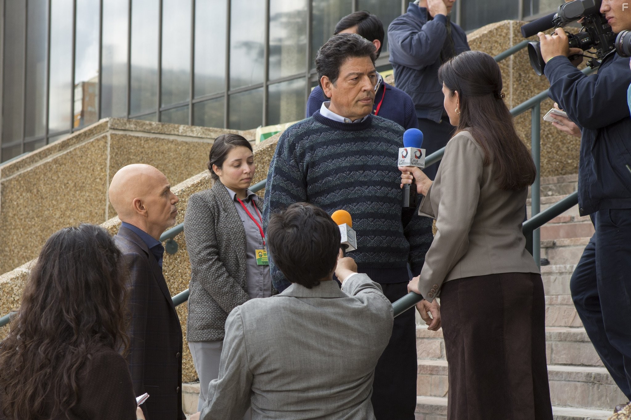 Louis Arcella and Bob Thornton in Наш бренд - кризис (2015)