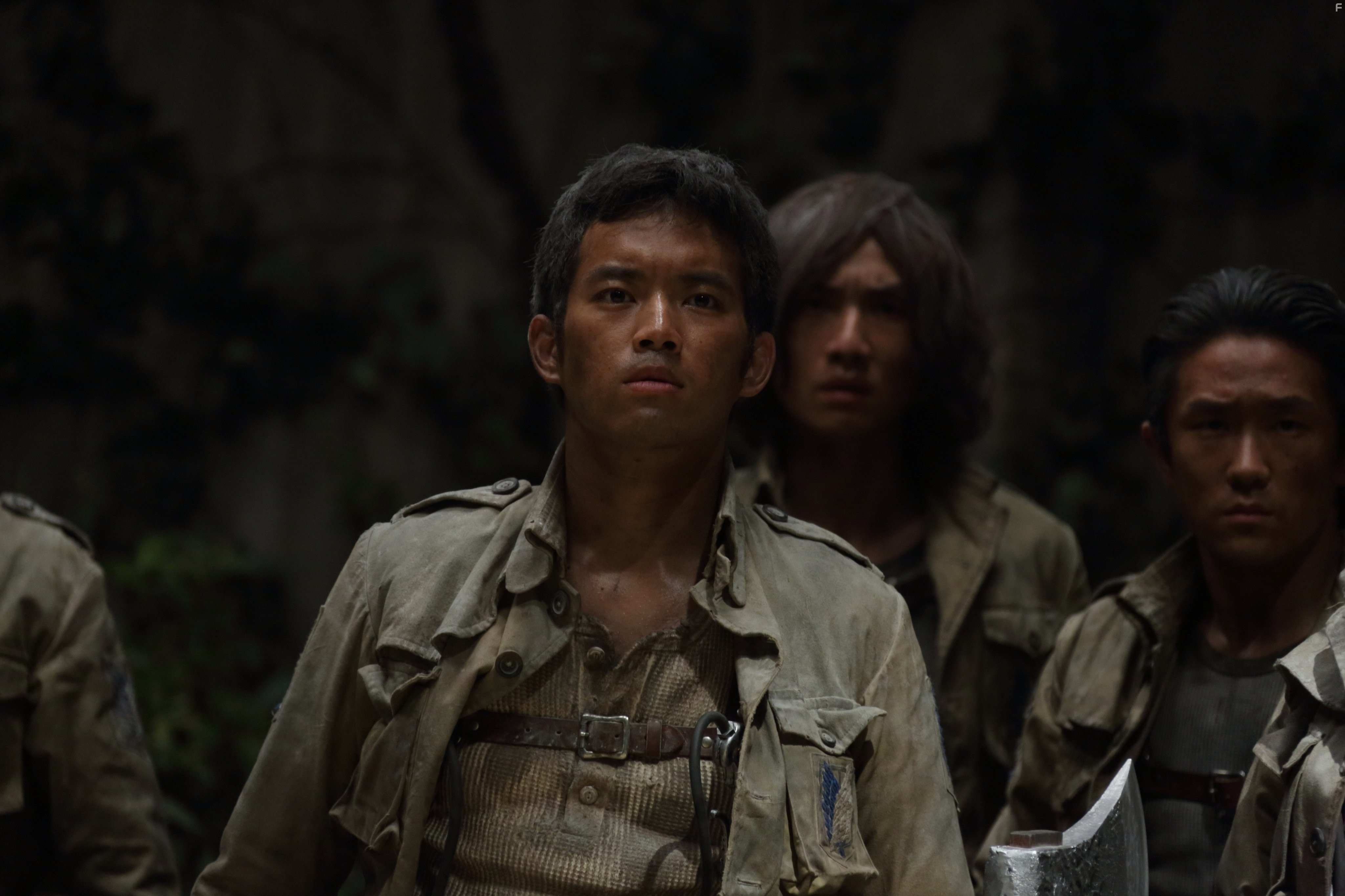 Takahiro Miura in Атака титанов. Фильм второй: Конец света (2015)