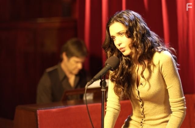 Odette Annable in Управление страстью (2010)