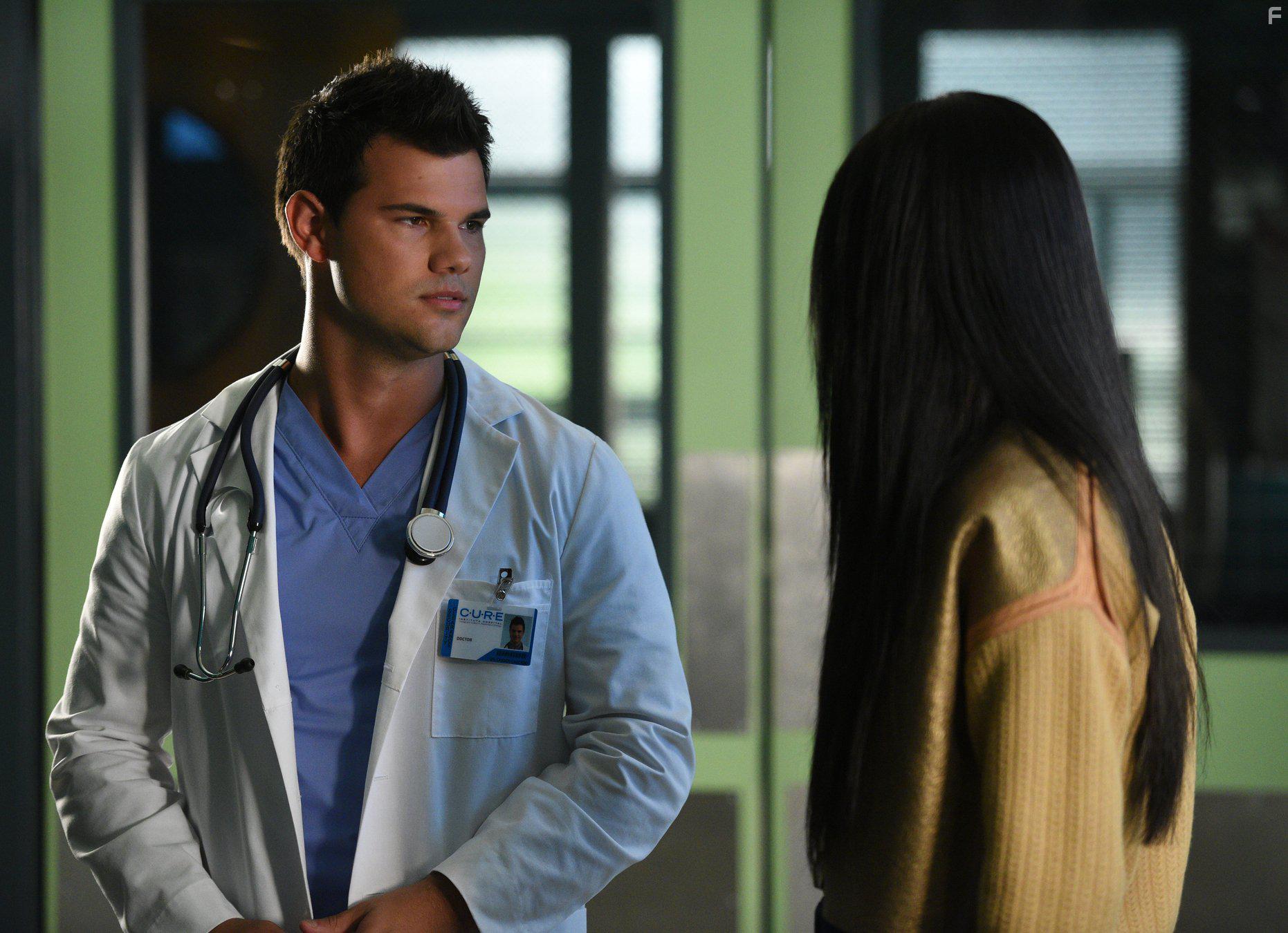 Taylor Lautner and Keke Palmer in Scream Queens (2015)