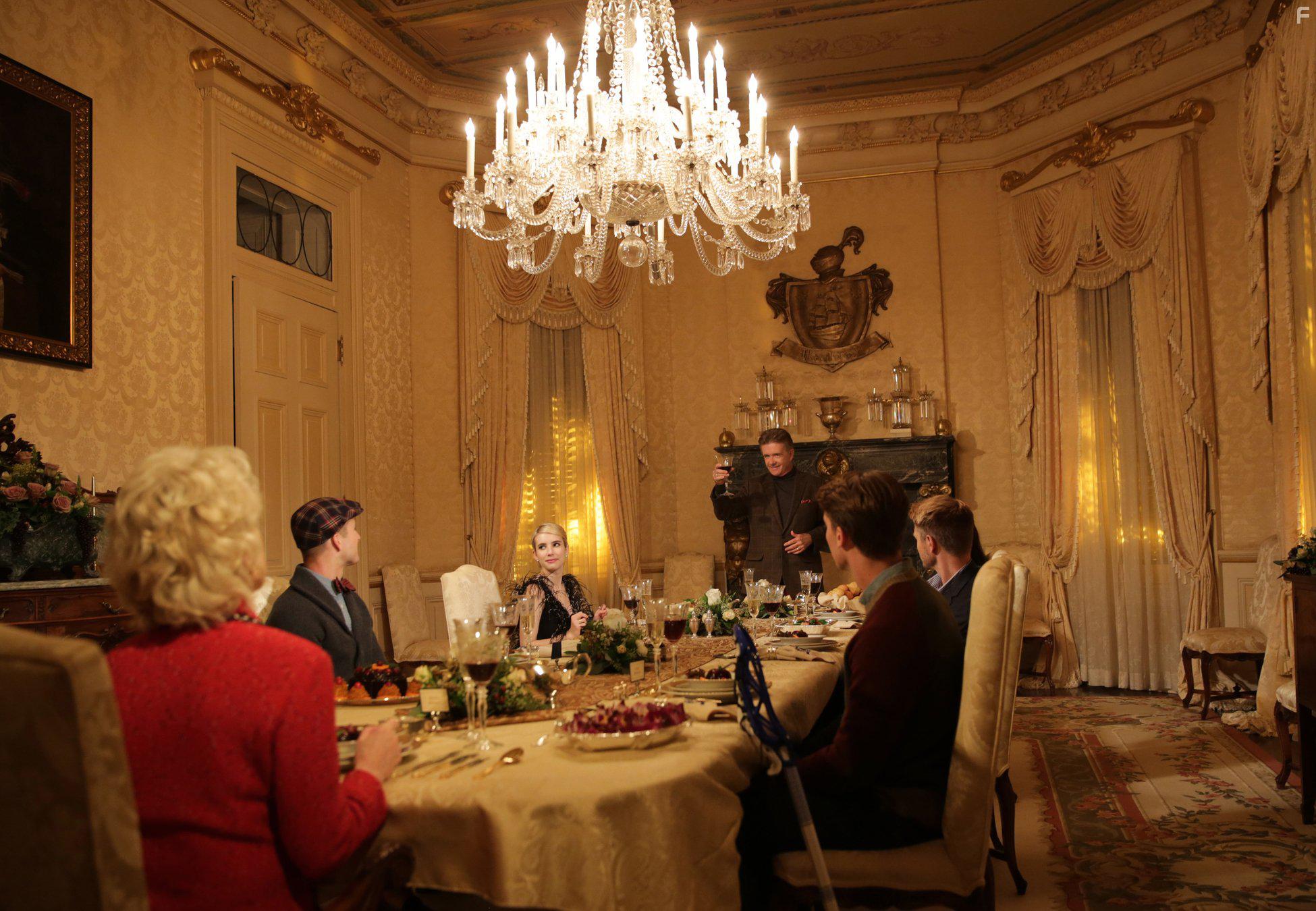 Alan Thicke, Julia Duffy, Chad Michael Murray, Emma Roberts, Glen Powell, and Patrick Schwarzenegger in Scream Queens (2015)