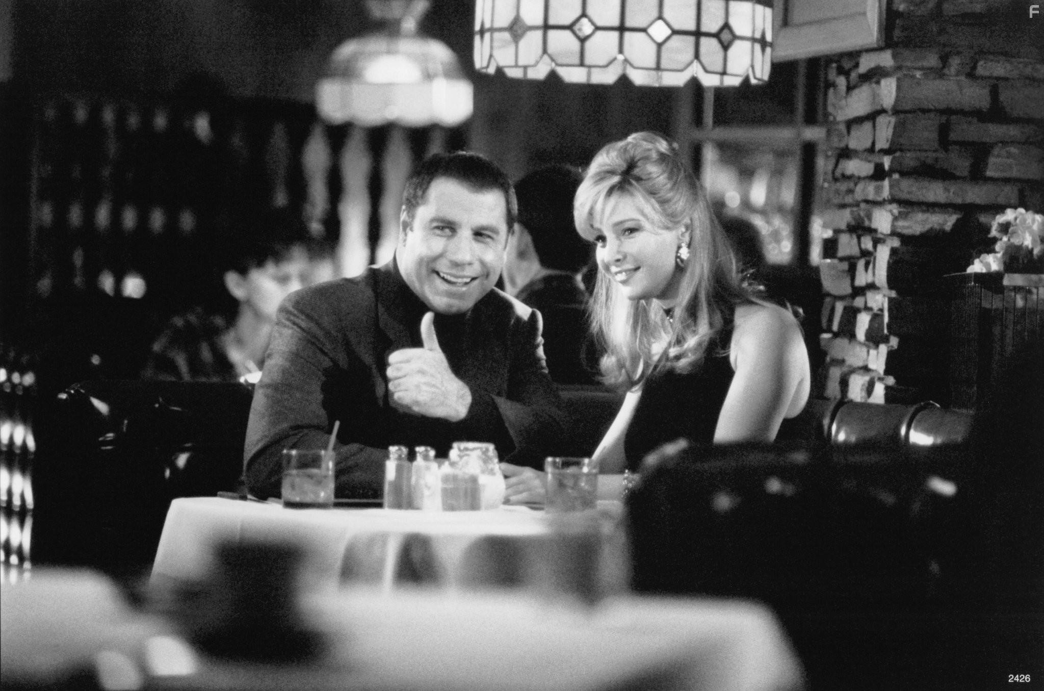 John Travolta and Lisa Kudrow in Счастливые номера (2000)