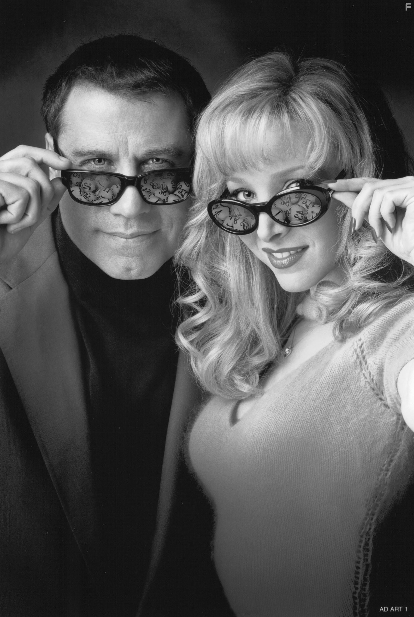 John Travolta and Lisa Kudrow in Счастливые номера (2000)