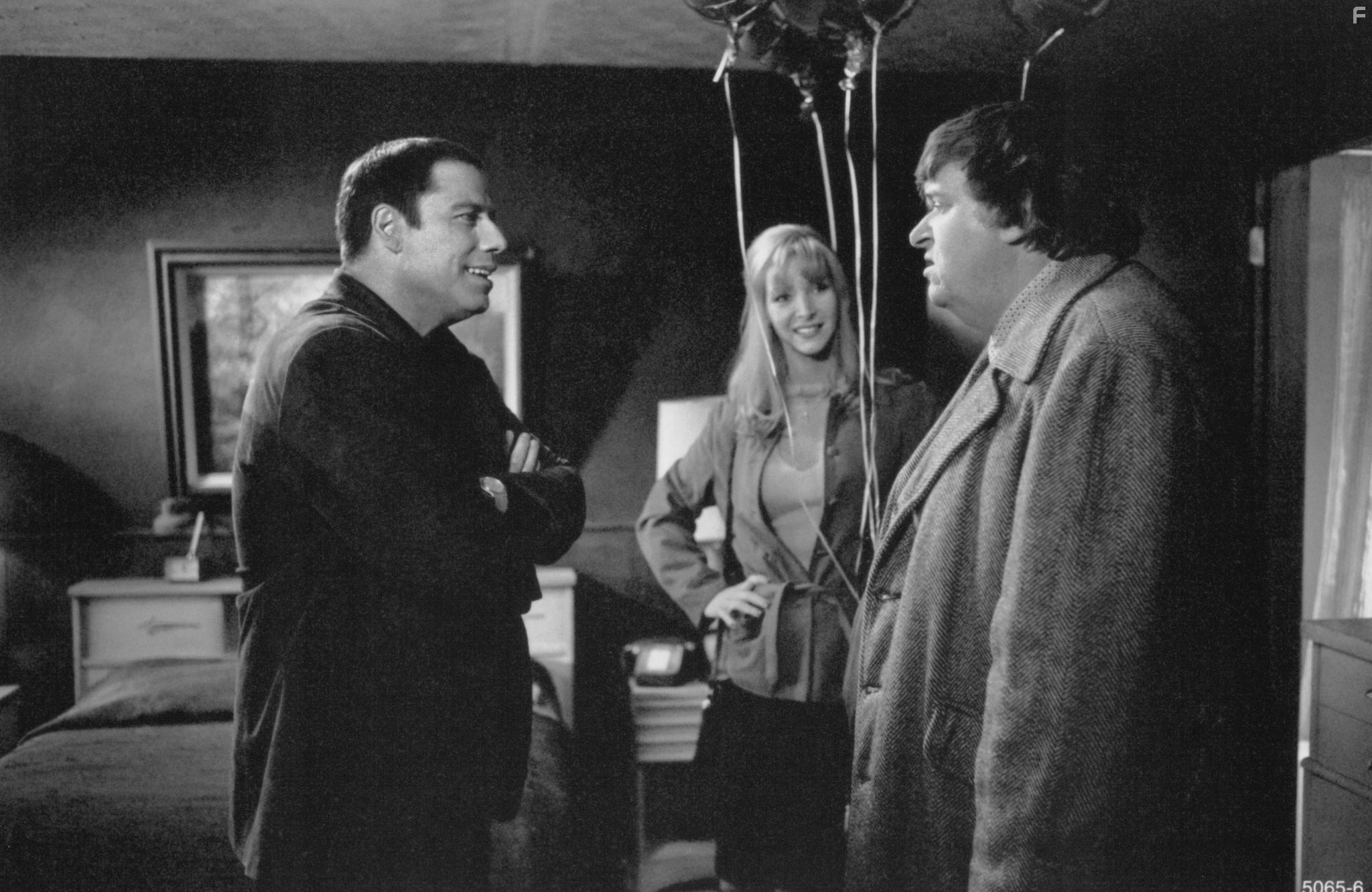 John Travolta and Lisa Kudrow in Счастливые номера (2000)