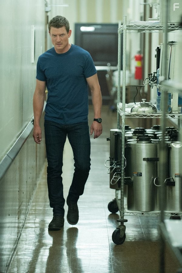 Philip Winchester in Игрок (2015)
