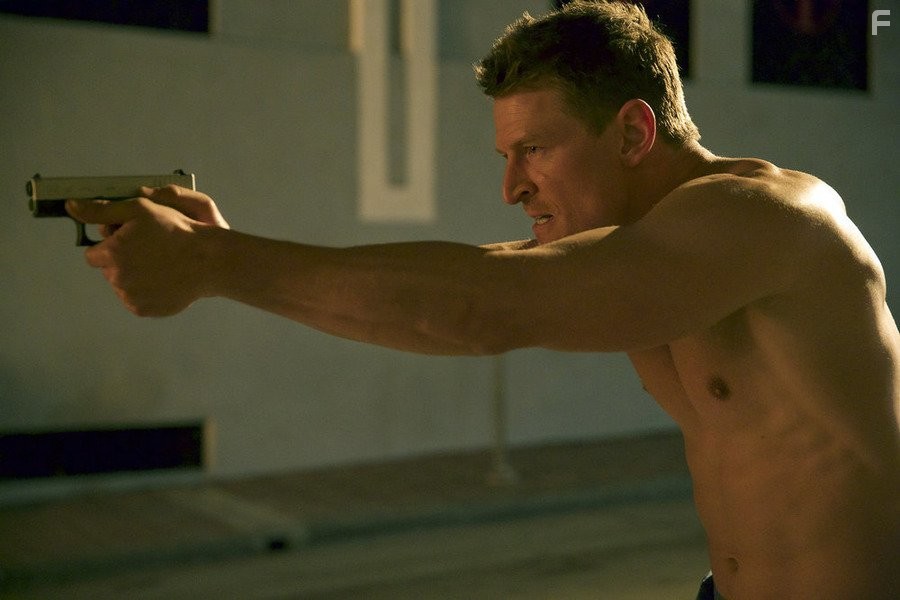 Philip Winchester in Игрок (2015)