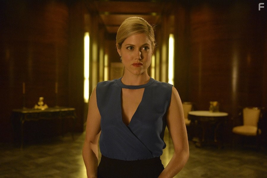 Charity Wakefield in Игрок (2015)