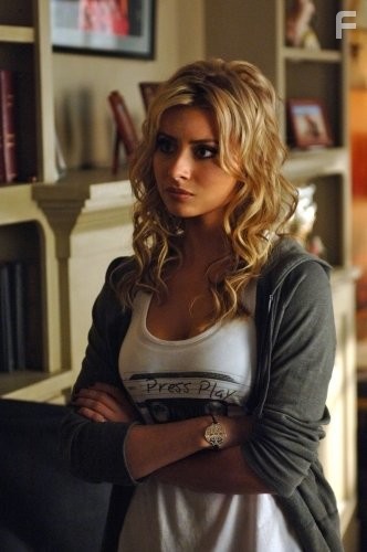 Aly Michalka in Адские кошки (2010)