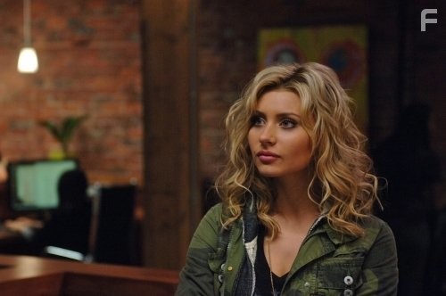 Aly Michalka in Адские кошки (2010)