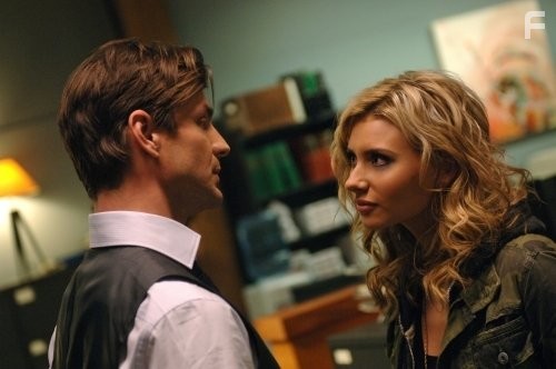 Gale Harold and Aly Michalka in Адские кошки (2010)