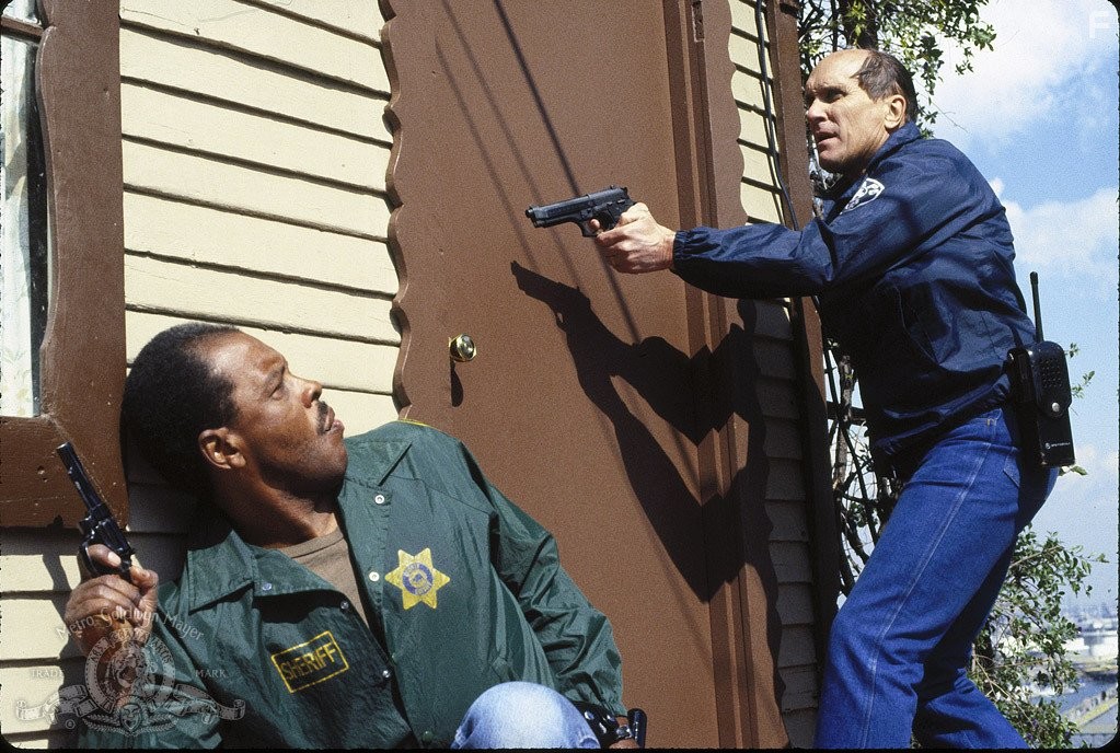 Robert Duvall in Цвета (1988)