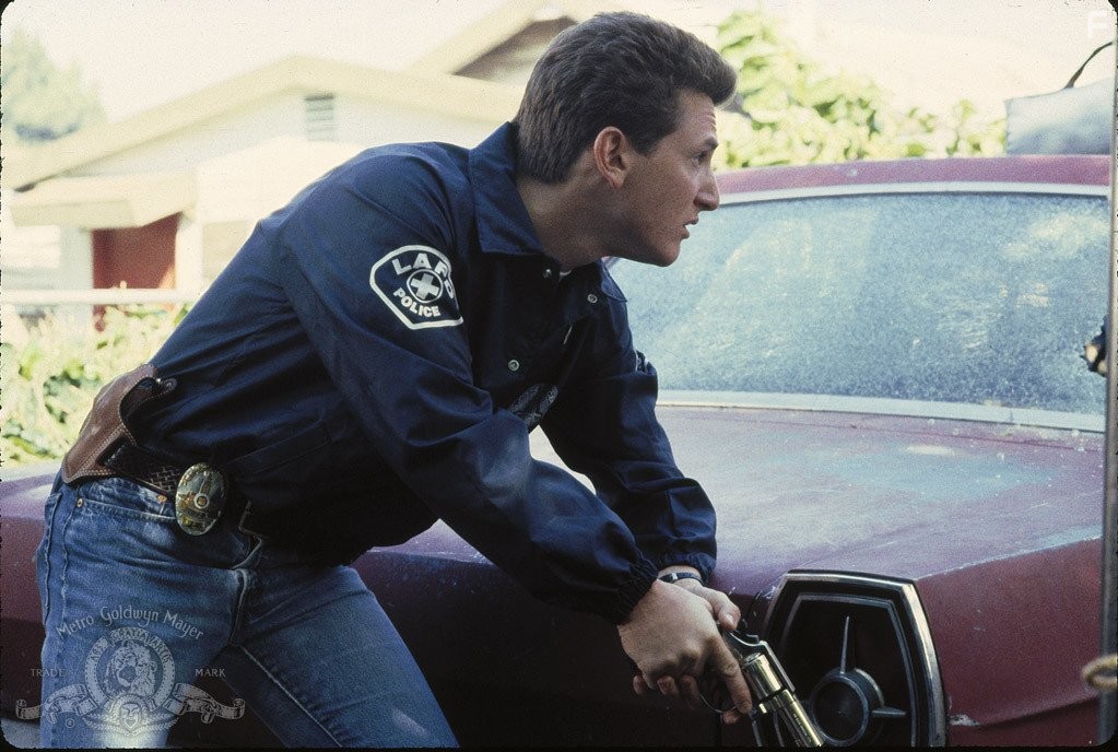 Sean Penn in Цвета (1988)