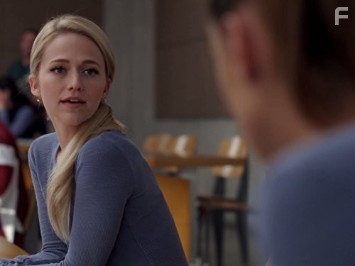 Johanna Braddy in База Куантико (2015)
