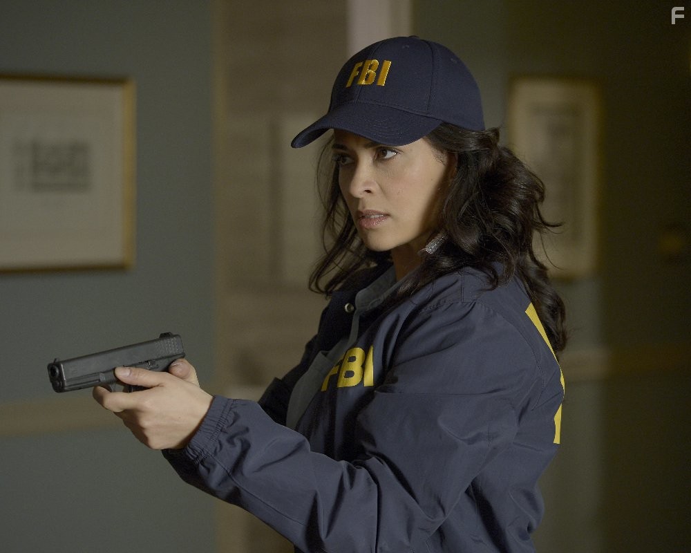 Yasmine Al Massri in База Куантико (2015)