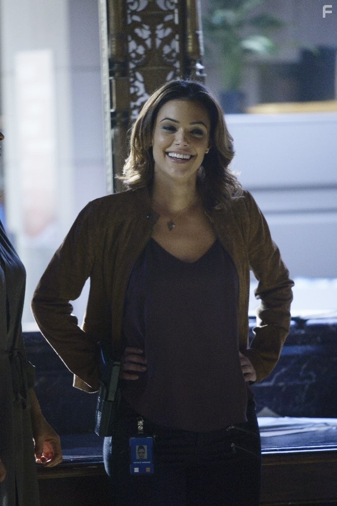 Anabelle Acosta in База Куантико (2015)