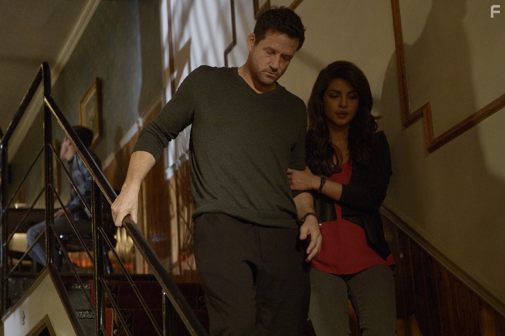 Josh Hopkins and Priyanka Chopra in База Куантико (2015)