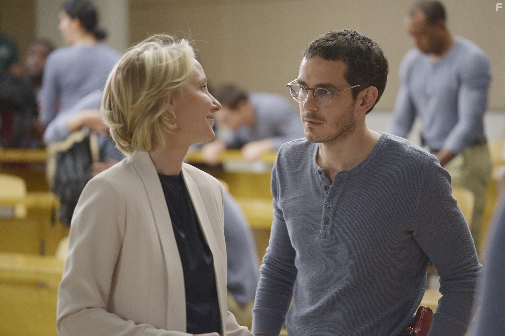 Tate Ellington in База Куантико (2015)