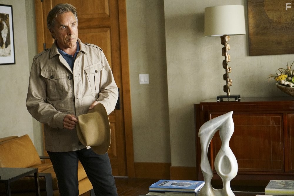 Don Johnson in Кровь и нефть (2015)