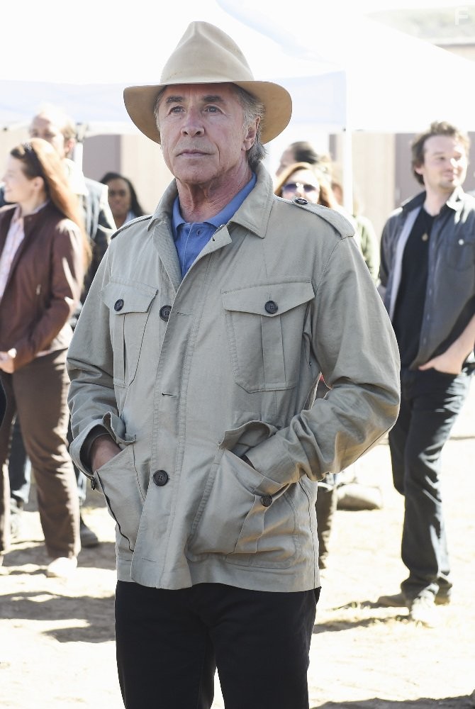 Don Johnson in Кровь и нефть (2015)