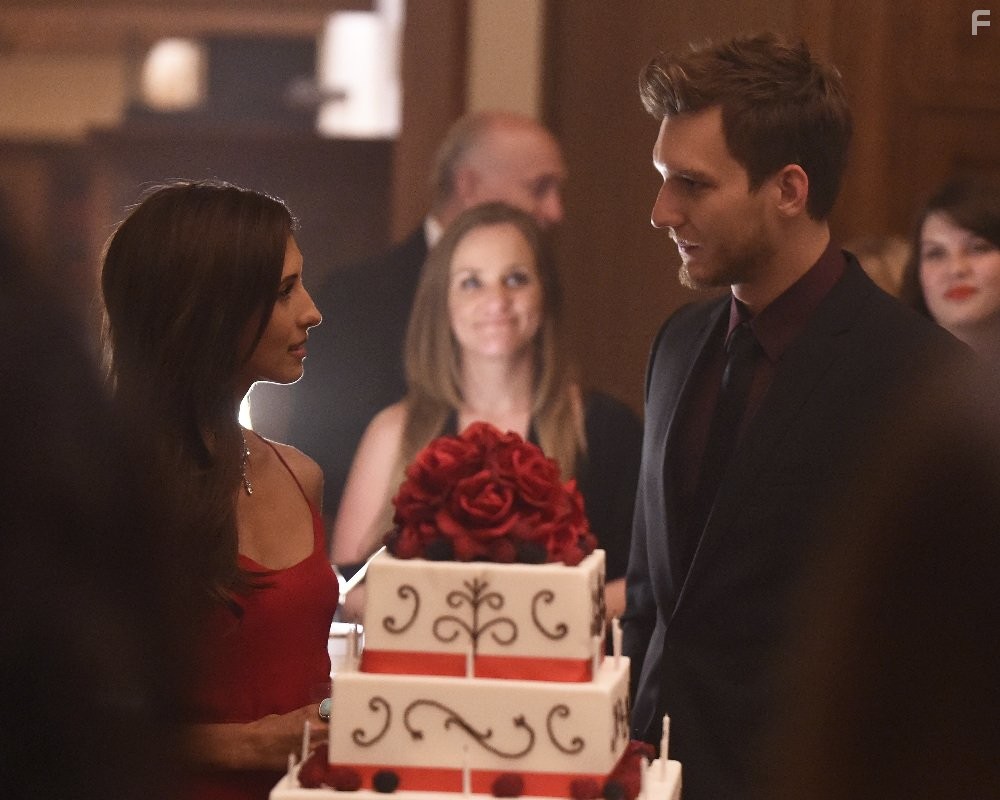 Scott Michael Foster and India de Beaufort in Кровь и нефть (2015)