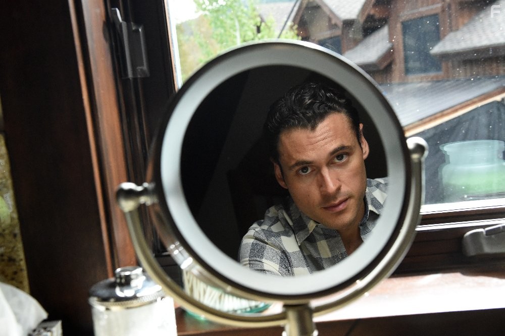 Adan Canto in Кровь и нефть (2015)