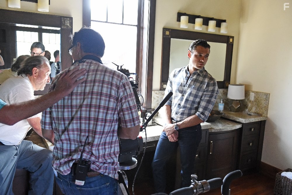 Adan Canto in Кровь и нефть (2015)