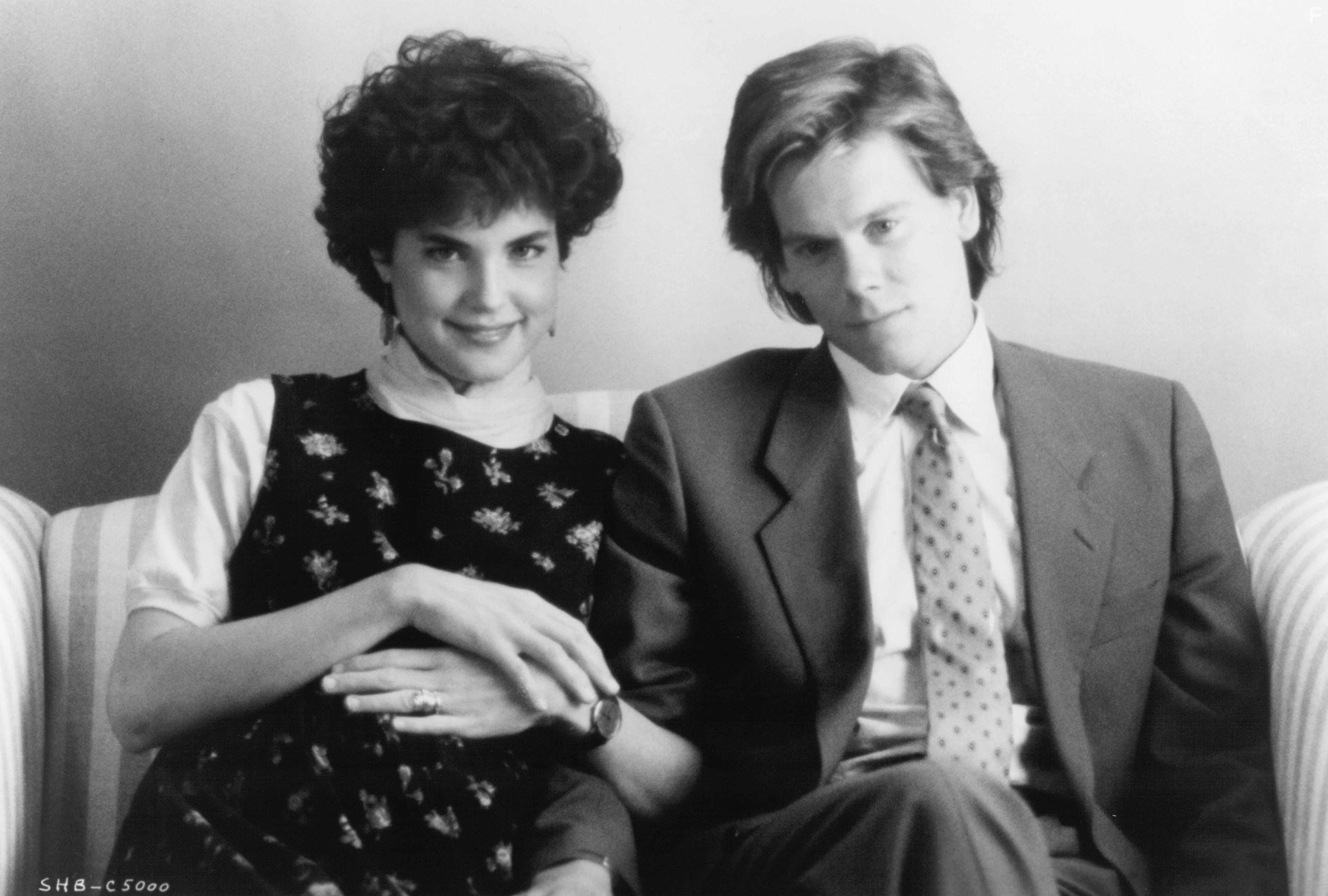 Kevin Bacon and Elizabeth McGovern in У нее будет ребенок (1988)