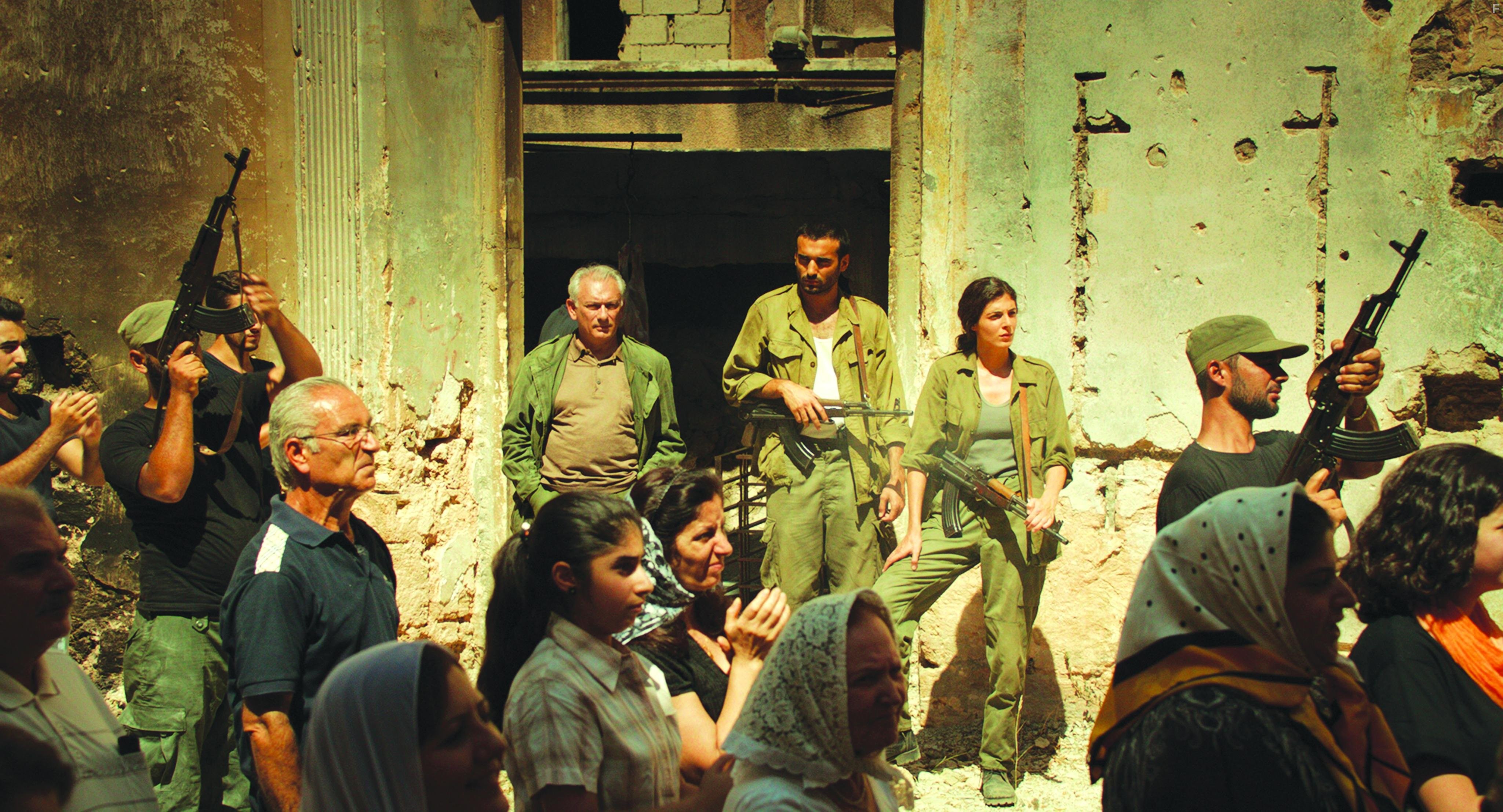 Razane Jammal and Syrus Shahidi in Une histoire de fou (2015)