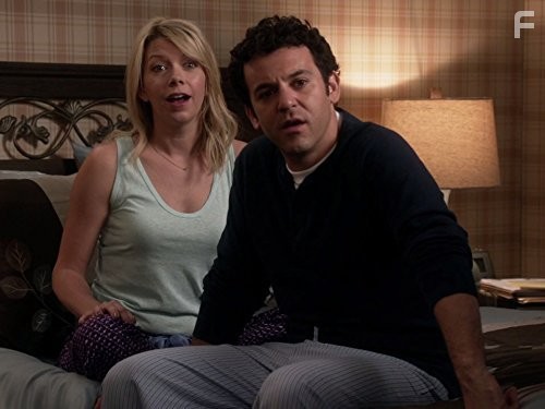 Fred Savage and Mary Elizabeth Ellis in Дробилка (2015)