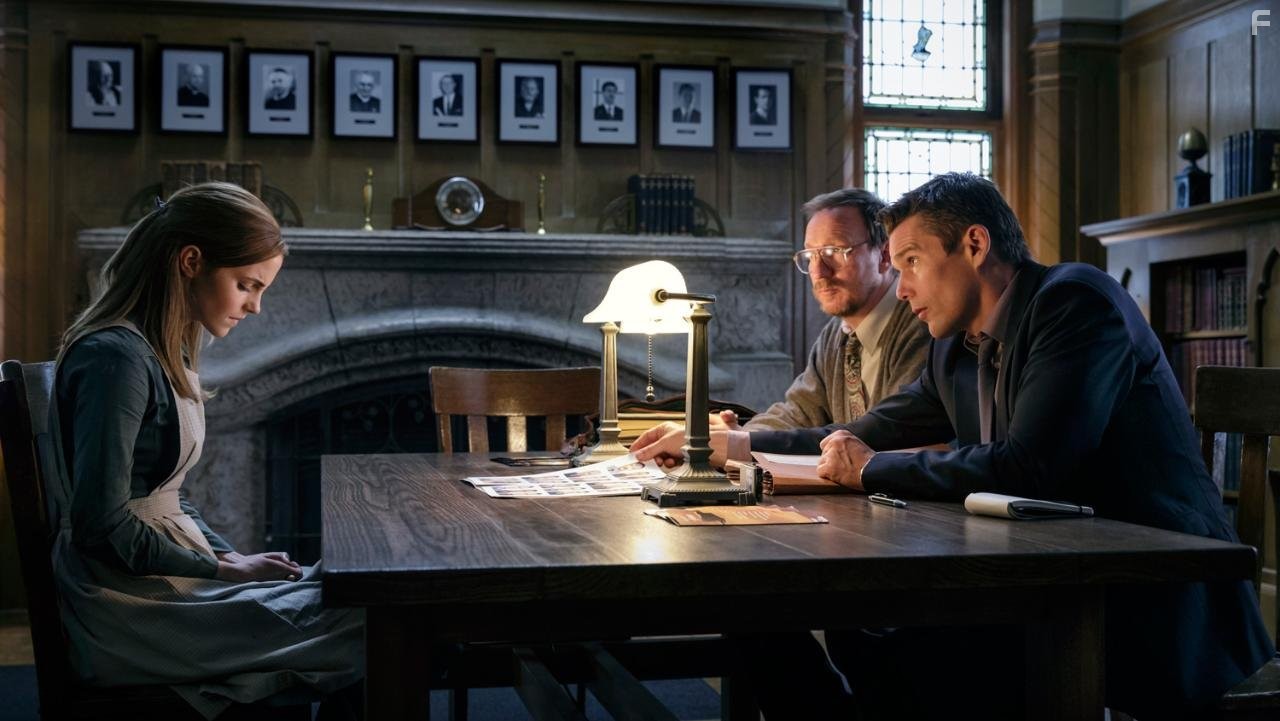 Ethan Hawke, David Thewlis, and Emma Watson in Затмение (2015)