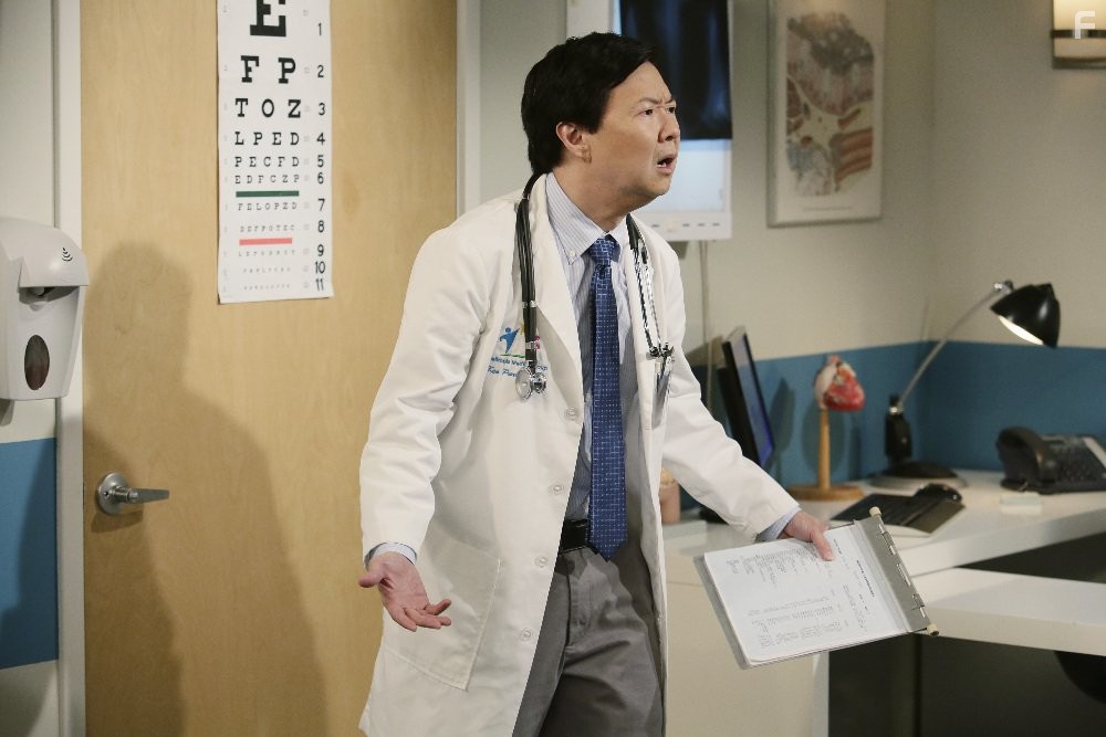 Ken Jeong in Доктор Кен (2015)