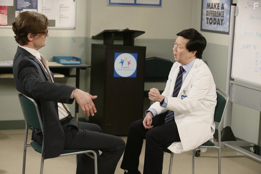 Ken Jeong and James Urbaniak in Доктор Кен (2015)