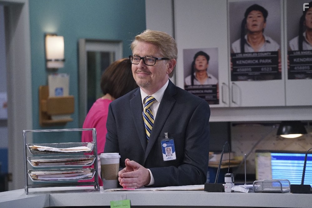Dave Foley in Доктор Кен (2015)