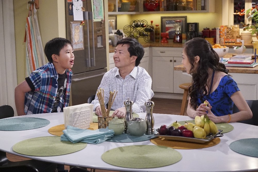 Ken Jeong, Suzy Nakamura, and Albert Tsai in Доктор Кен (2015)