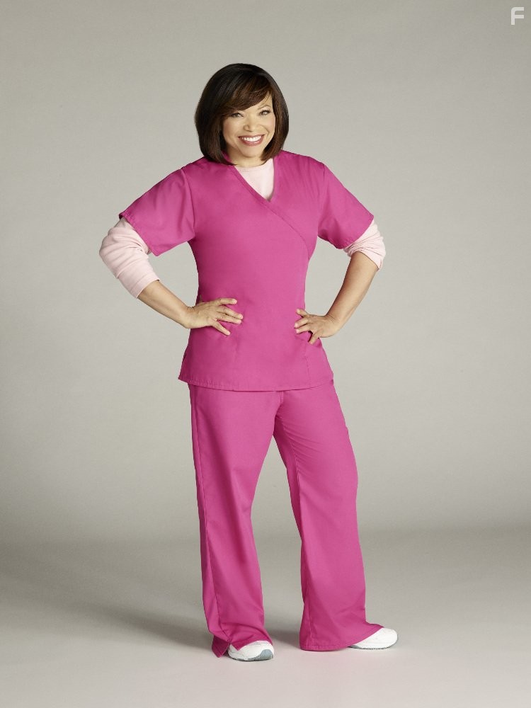 Tisha Campbell-Martin in Доктор Кен (2015)