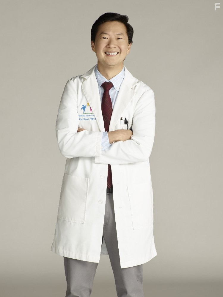 Ken Jeong in Доктор Кен (2015)