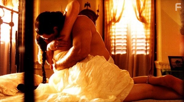 Vasundhara Das and Kamal Haasan in Дыхание времени (2000)