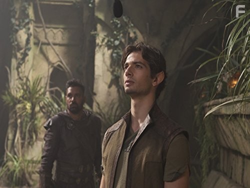 Manu Bennett and Marcus Vanco in Хроники Шаннары (2016)