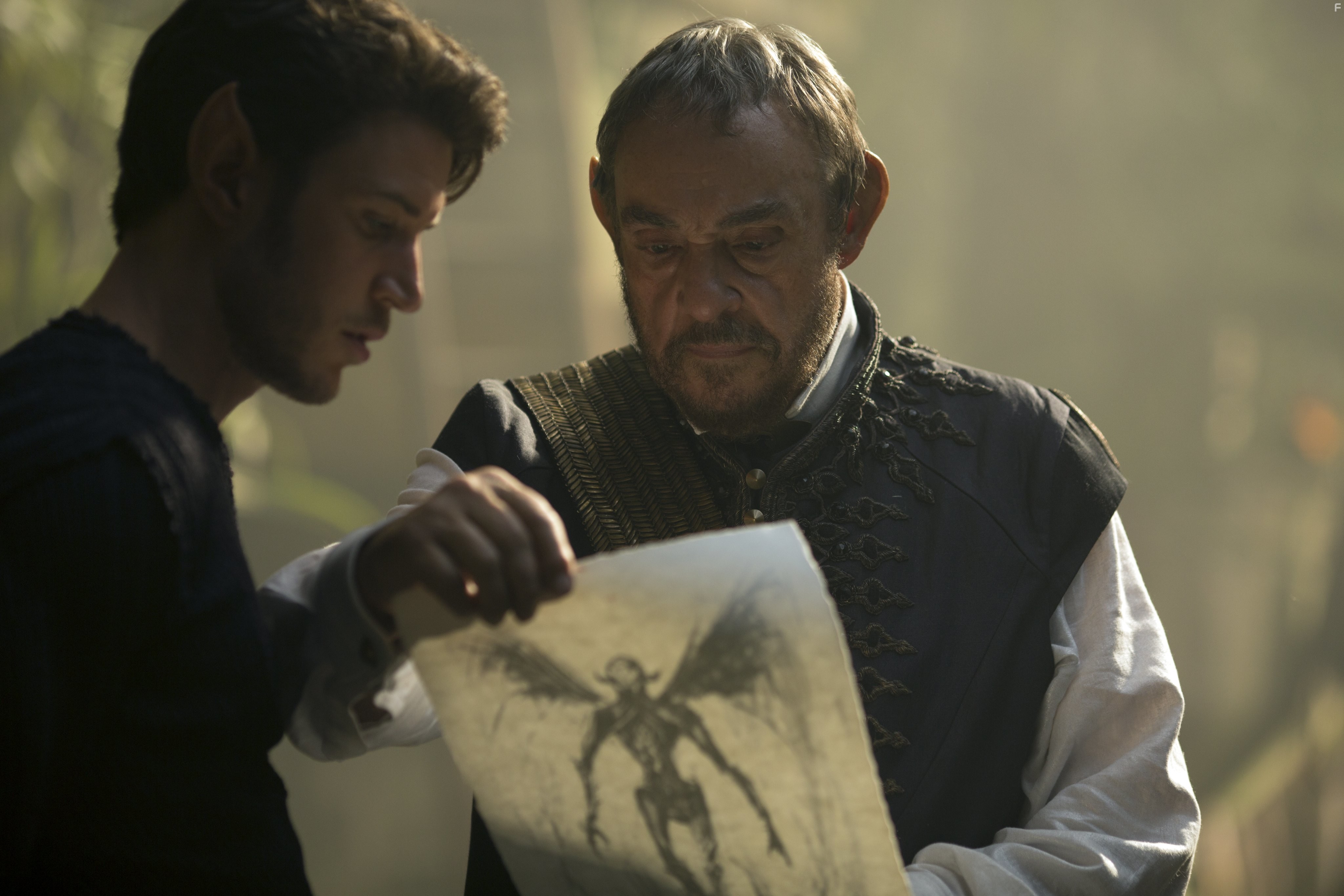 John Rhys-Davies and Aaron Jakubenko in Хроники Шаннары (2016)